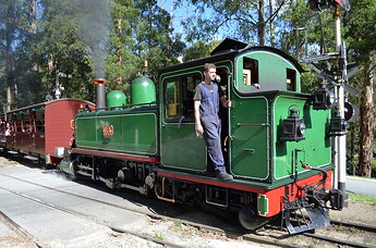 12942152105_0ece3e8576_b