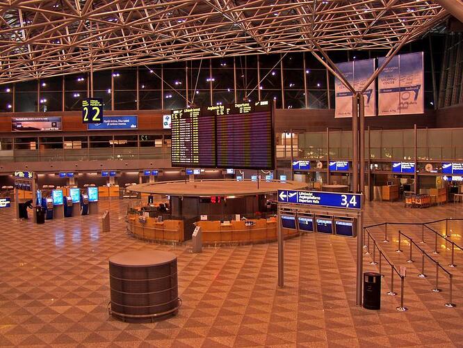 00443_Helsinki-Vantaan_lentokentan_ulkomaanlentojen_lahtoaula