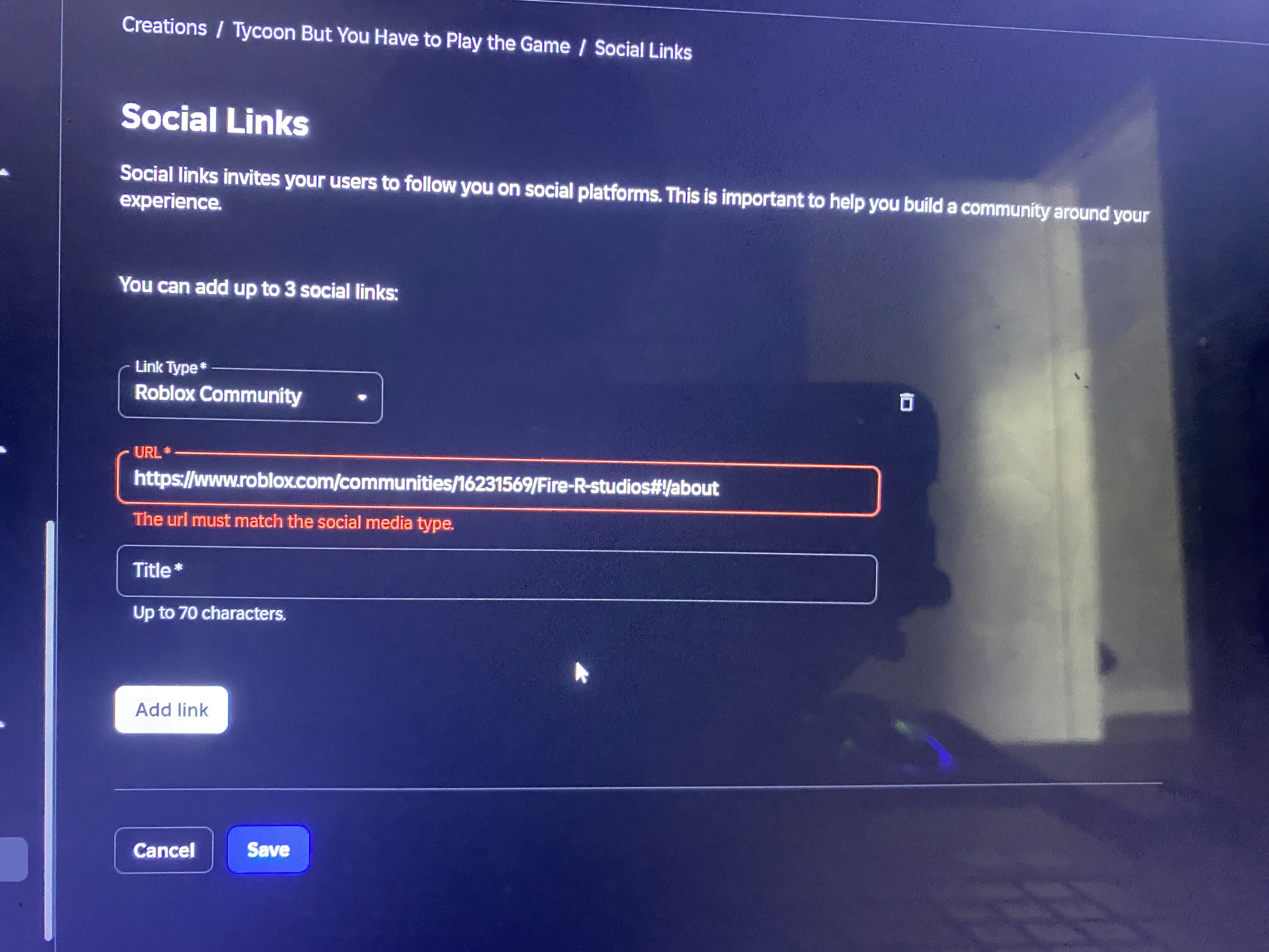 The social links page doesn't allow for Roblox groups to be added